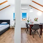 Terra - One Bedroom With Balcony And Garden View Mali