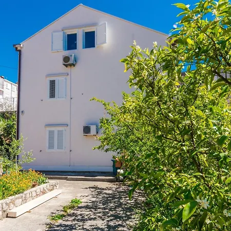 Appartement Terra - One Bedroom With Balcony And Garden View Mali